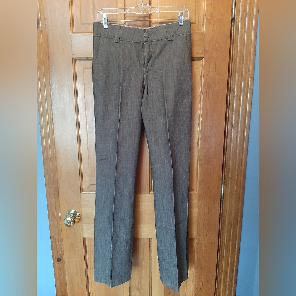 Lee Platinum Gray Trousers - Size 6 Long